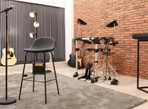 MUSIC ROOM