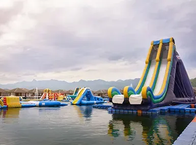 INFLATED WATER OBSTACLE COURSE